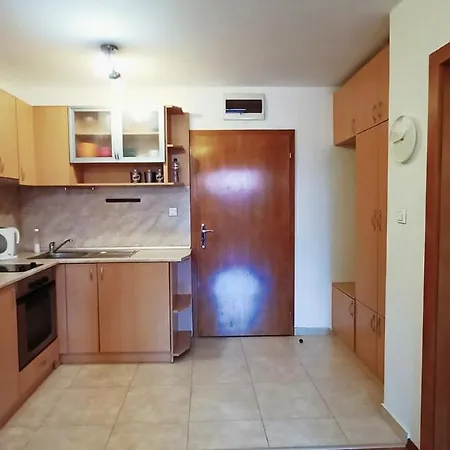 Apartment Lara's Cosy 200 M From Lift