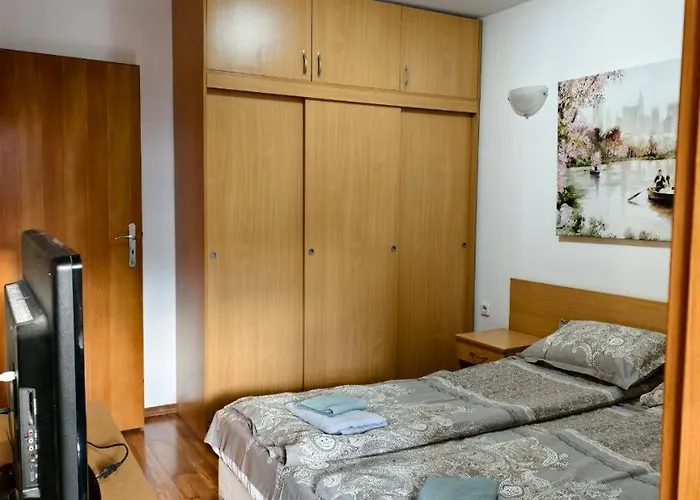 Lara's Cosy 200 M From Lift Apartment Bansko